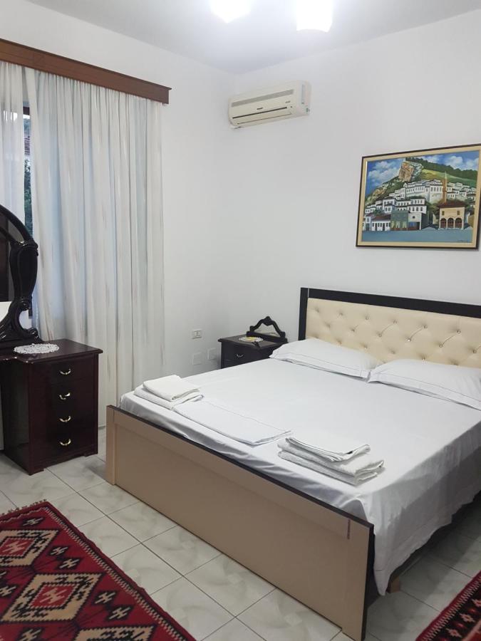 White Villa 培拉特 外观 照片